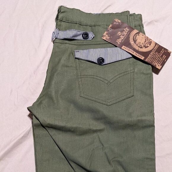 🆕NWT ROCK STAR OLIVE W/BLACK & WHITE STRIPES SHORTS - 32 - Picture 2 of 4